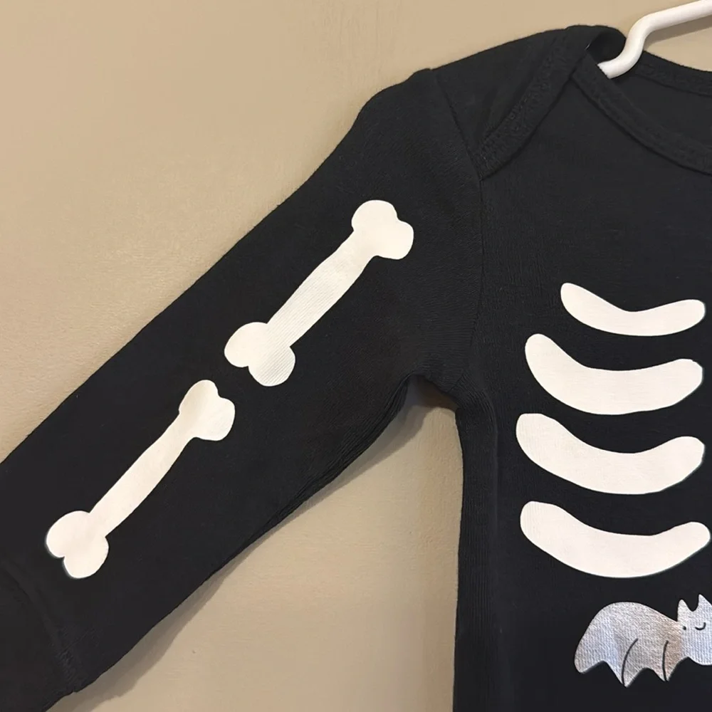 NWT- Carter's one piece skeleton black sleeper